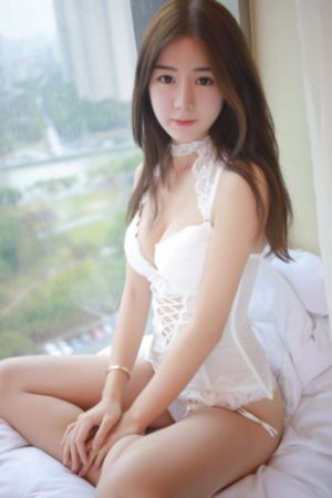 双性尿孔扯开用花蒂调教