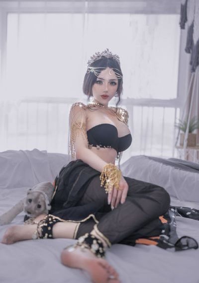 《穿长筒袜的有夫之妇》